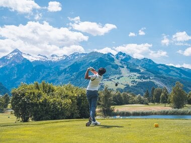 Golfing in Zell am See-Kaprun | © Johannes Radlwimmer