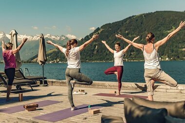 Yoga during summer vacation in Zell am See-Kaprun | © Stefanie Oberhauser