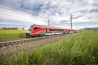 Comfortable train journey to Zell am See-Kaprun | © Harald Eisenberger 
