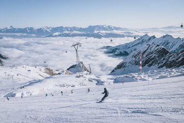 Skistart im Oktober am Kitzsteinhorn  | © EXPA, Stefanie Oberhauser