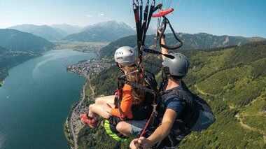 Paragliding over the lake with Falken Air | © FalkenAir Tandemparagliding