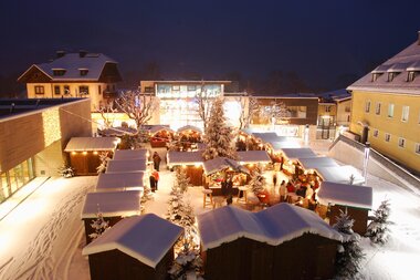 Tagesausklang am Weihnachtsmarkt in Zell am See | © Nikolaus Faistauer Photography