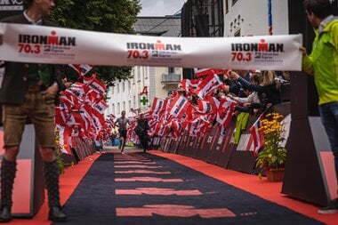  Happy audience at the IRONMAN | © Zell am See-Kaprun Tourismus