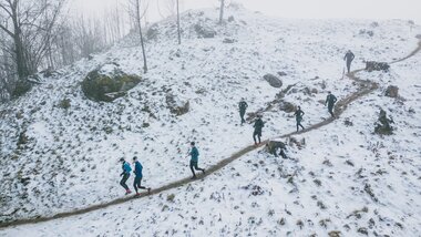 Verschneite Strecke beim Winter Spartan Race | © Jürgen Feichter