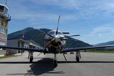 Airman at the airfield in Zell am See | © Flugplatz Zell am See