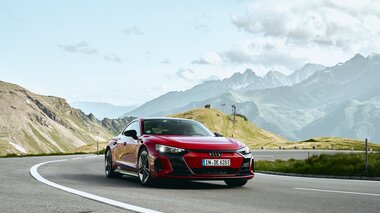 Der sportliche Audi RS e-tron GTeignet sich perfekt für die Kurven | © Agentur LOOP New Media GmbH