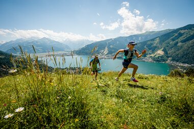  Trail running with a view of glaciers, mountains and lakes | © Jakob Edholm
