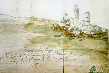 Historical illustration of a village with church and city tower by the river, circa 1789, with handwritten description.
