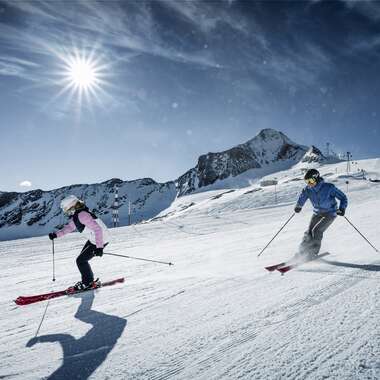 Sun skiing in Zell am See-Kaprun | © Kitzsteinhorn