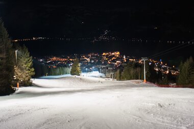 Skiing at night in SalzburgerLand | © Christian Mairitsch