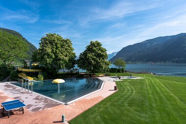  Recharge your batteries during a day at the lidos in Zell am See | © Johannes Radlwimmer