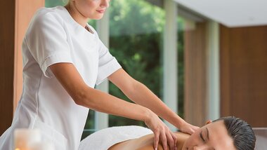 Spa-Employee during a massage