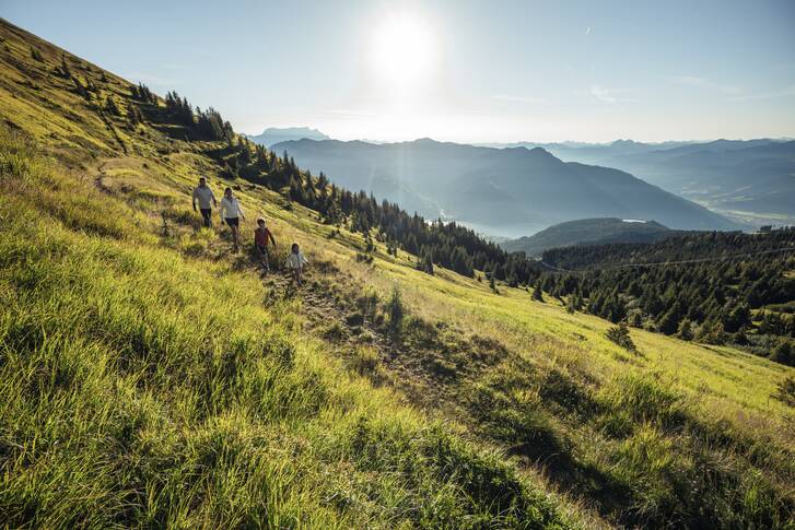 Hiking with children on the Schmittenhöhe family mountain | © Zell am See-Kaprun Tourismus
